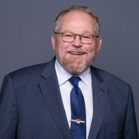 Portraitfoto Klaus Adelt