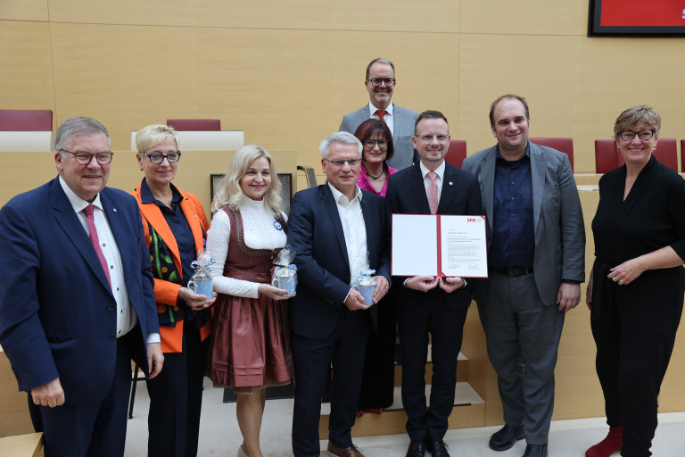 Bild Brückenbauer-Preis für den Bezirk Mittelfranken