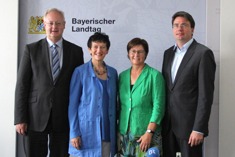 Die Oppositionsvertreter im Bayern-Ei-Untersuchungsausschuss (v.l.: Bernhard Pohl, Inge Aures, Rosi Steinberger, Florian von Brunn