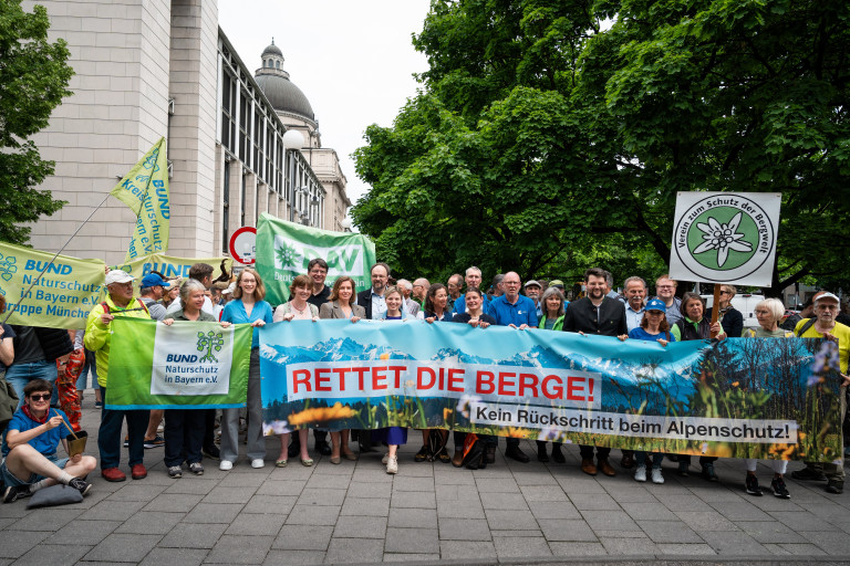 Foto der Aktion vor der Staatskanzlei