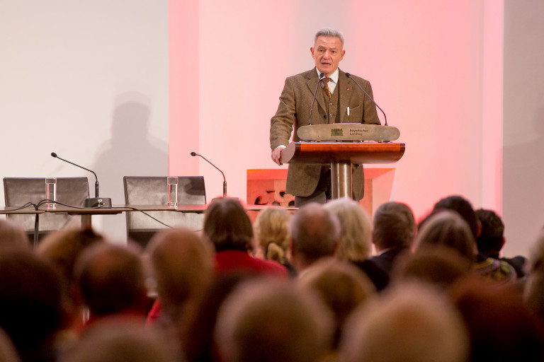 Rotes Bayern - der SPD-Fraktionsvorsitzender Horst Arnold begrüßte die Gäste