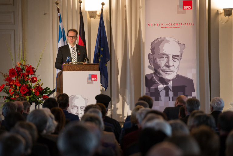 Markus Rinderspacher spricht beim Wilhelm-Hoegner-Preis für EU-Parlamentspräsident Martin Schulz 
