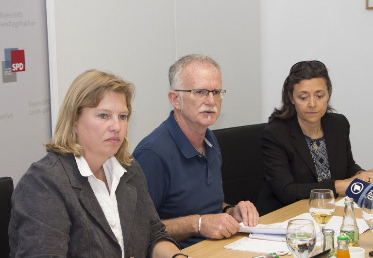 v.l.n.r.: Ruth Waldmann, Hans-Ulrich Pfaffmann, Dr. Rosário Costa-Schott